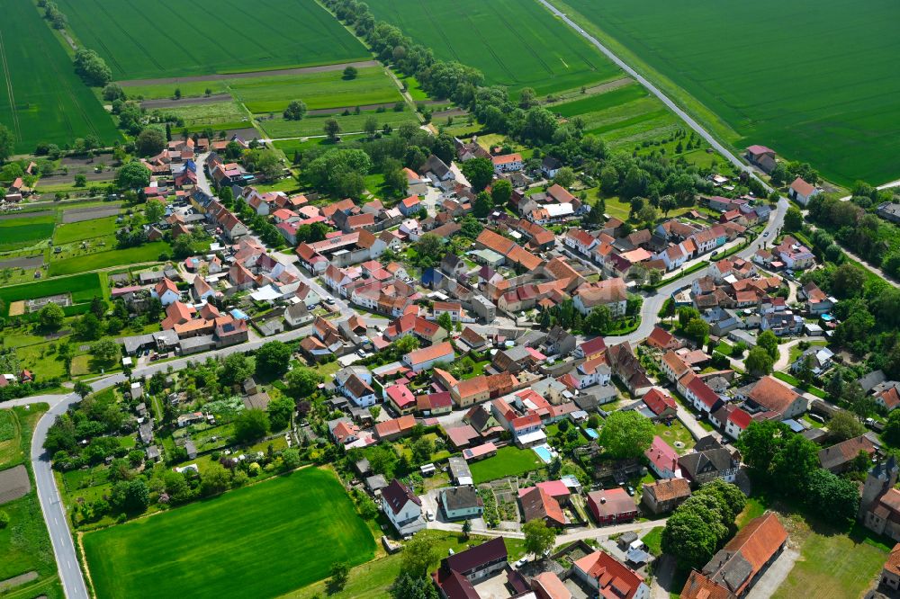 Ottenhausen aus der Vogelperspektive: Ortsansicht in Ottenhausen im Bundesland Thüringen, Deutschland