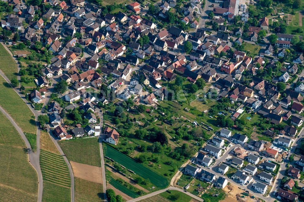 Luftaufnahme Pfaffenweiler - Ortsansicht in Pfaffenweiler im Bundesland Baden-Württemberg, Deutschland