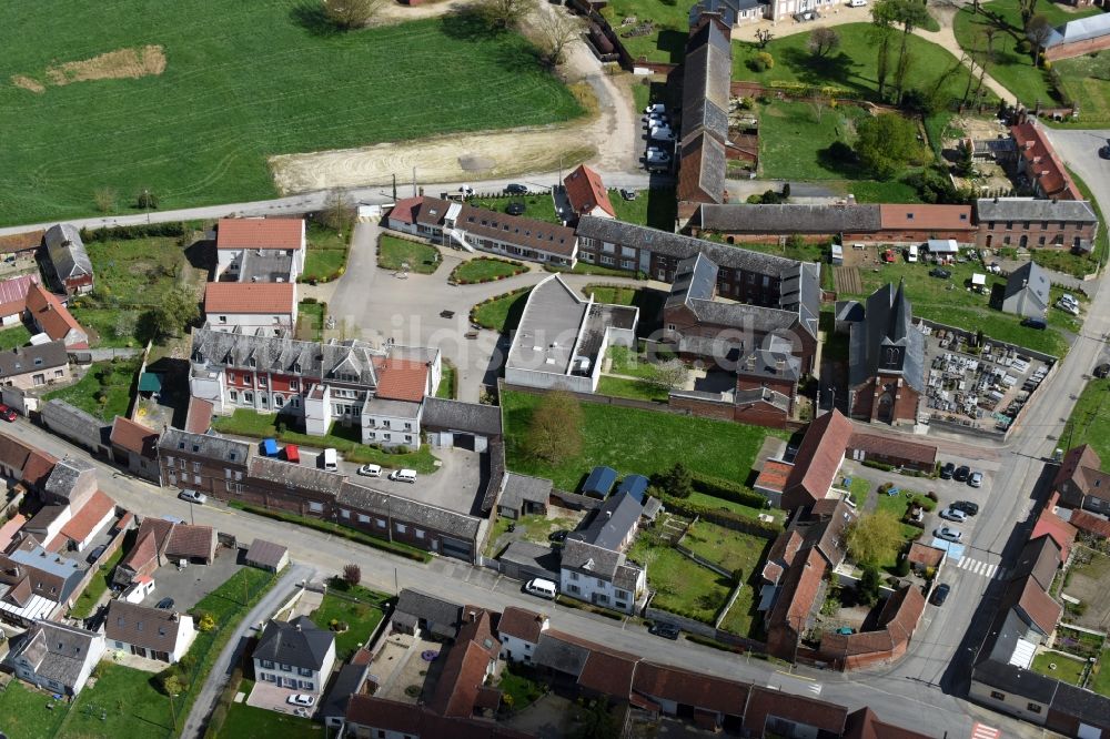 Picardie aus der Vogelperspektive: Ortsansicht in Picardie in Nord-Pas-de-Calais Picardie, Frankreich