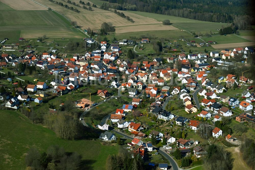 Luftbild Heinrichsthal - Ortsansicht am Rande von Feldern, Wiesen und Wäldern in Heinrichsthal im Bundesland Bayern, Deutschland