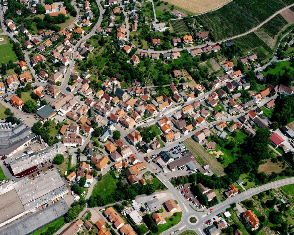 Luftaufnahme Affaltrach - Ortsansicht am Rande von landwirtschaftlichen Feldern in Affaltrach im Bundesland Baden-Württemberg, Deutschland