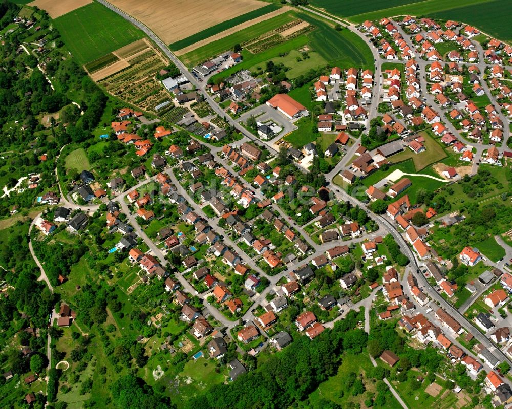 Luftaufnahme Alfdorf - Ortsansicht am Rande von landwirtschaftlichen Feldern in Alfdorf im Bundesland Baden-Württemberg, Deutschland