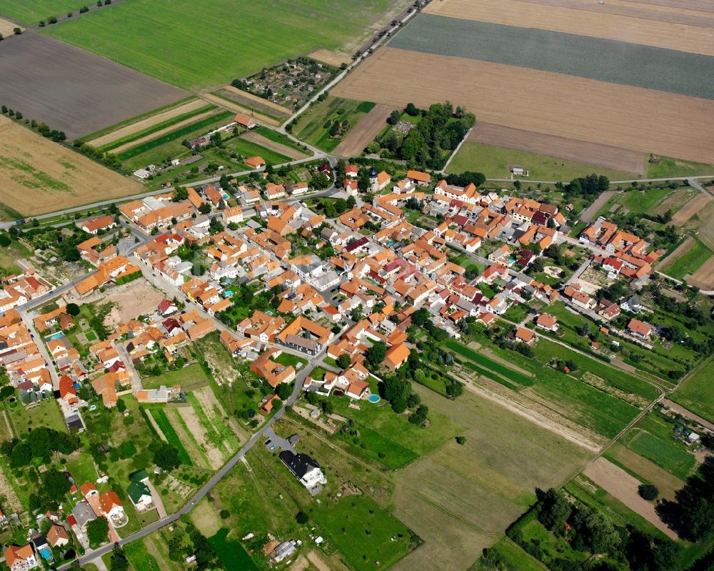 Luftaufnahme Altengottern - Ortsansicht am Rande von landwirtschaftlichen Feldern in Altengottern im Bundesland Thüringen, Deutschland