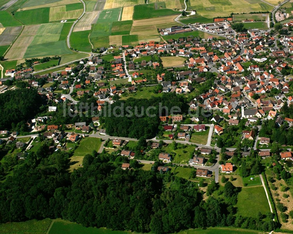 Arberg von oben - Ortsansicht am Rande von landwirtschaftlichen Feldern in Arberg im Bundesland Bayern, Deutschland