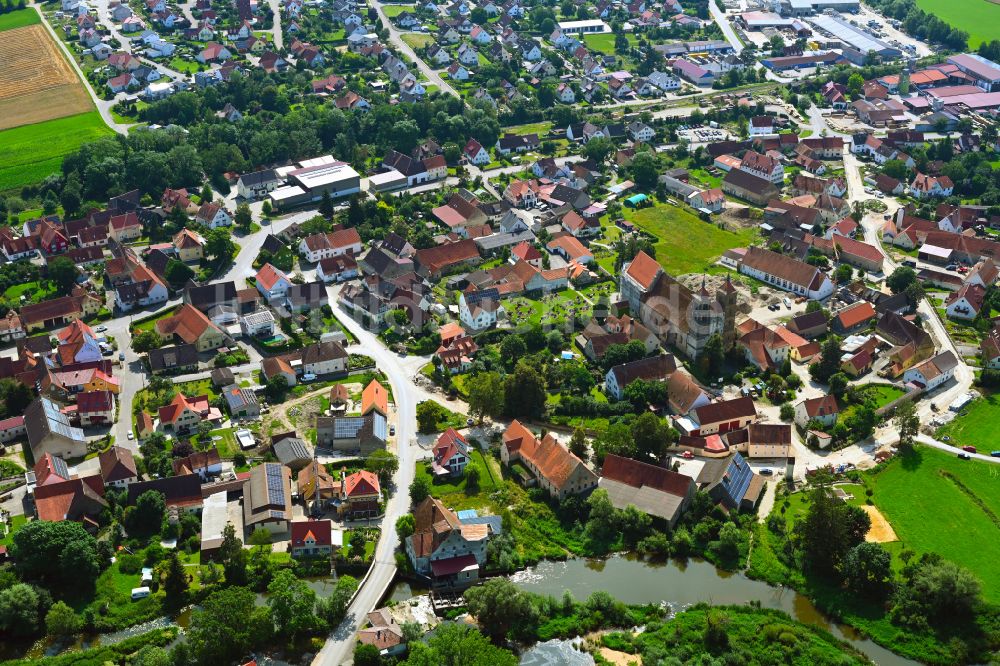 Luftbild Auhausen - Ortsansicht am Rande von landwirtschaftlichen Feldern in Auhausen im Bundesland Bayern, Deutschland