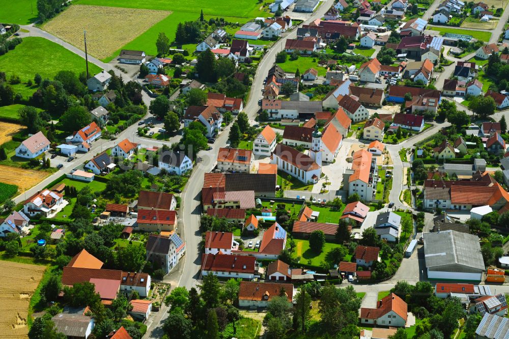 Luftaufnahme Bachhagel - Ortsansicht am Rande von landwirtschaftlichen Feldern in Bachhagel im Bundesland Bayern, Deutschland