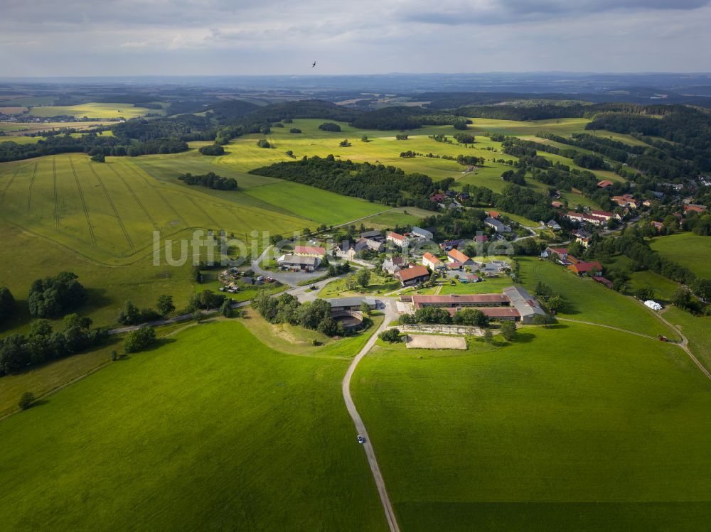 Luftbild Bad Gottleuba-Berggießhübel - Ortsansicht am Rande von landwirtschaftlichen Feldern in Bad Gottleuba-Berggießhübel im Bundesland Sachsen, Deutschland