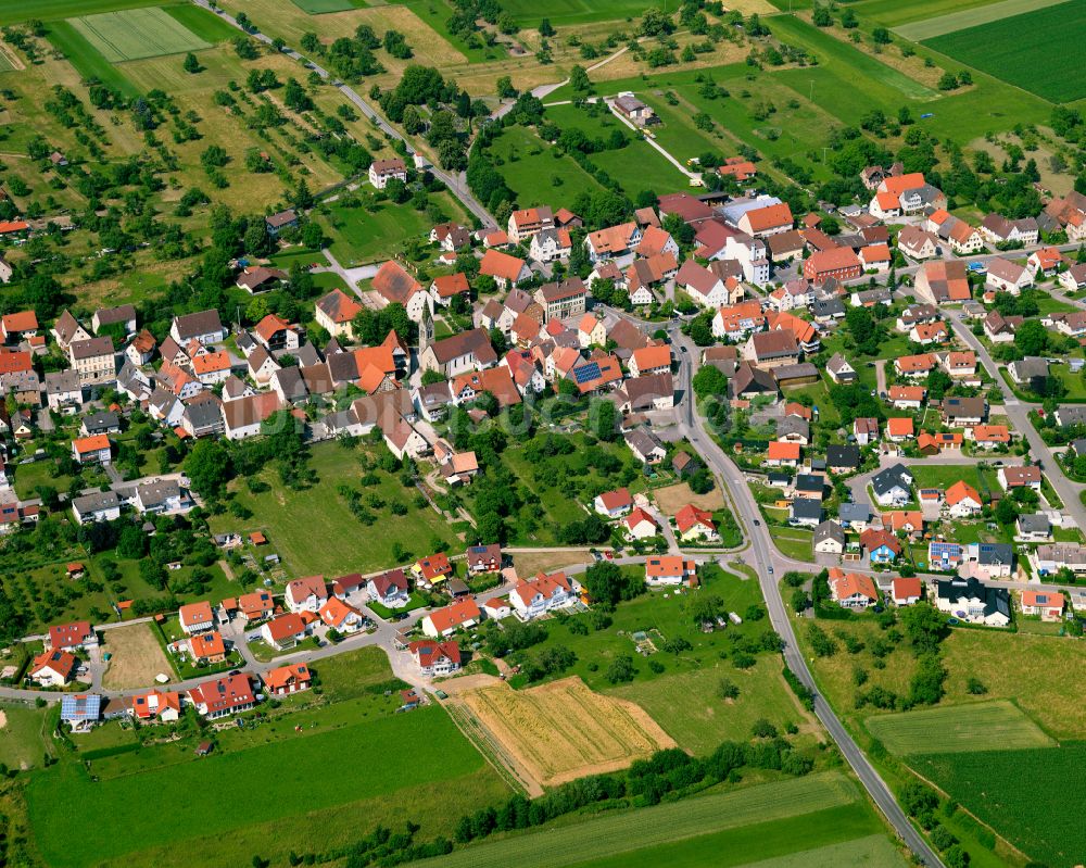 Luftbild Baisingen - Ortsansicht am Rande von landwirtschaftlichen Feldern in Baisingen im Bundesland Baden-Württemberg, Deutschland