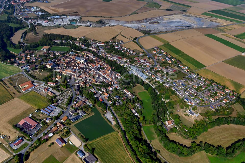 Luftbild Baldersheim - Ortsansicht am Rande von landwirtschaftlichen Feldern in Baldersheim im Bundesland Bayern, Deutschland