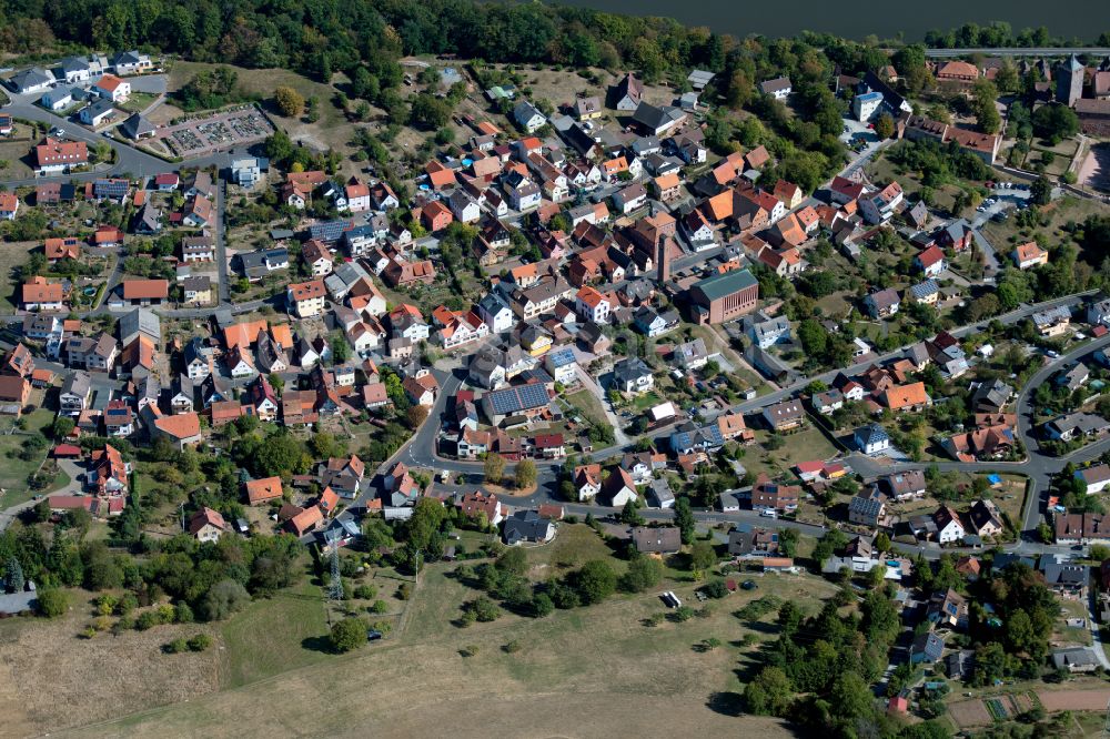 Luftaufnahme Bergrothenfels - Ortsansicht am Rande von landwirtschaftlichen Feldern in Bergrothenfels im Bundesland Bayern, Deutschland