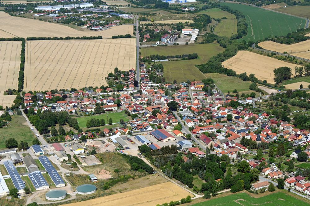 Berka aus der Vogelperspektive: Ortsansicht am Rande von landwirtschaftlichen Feldern in Berka im Bundesland Thüringen, Deutschland