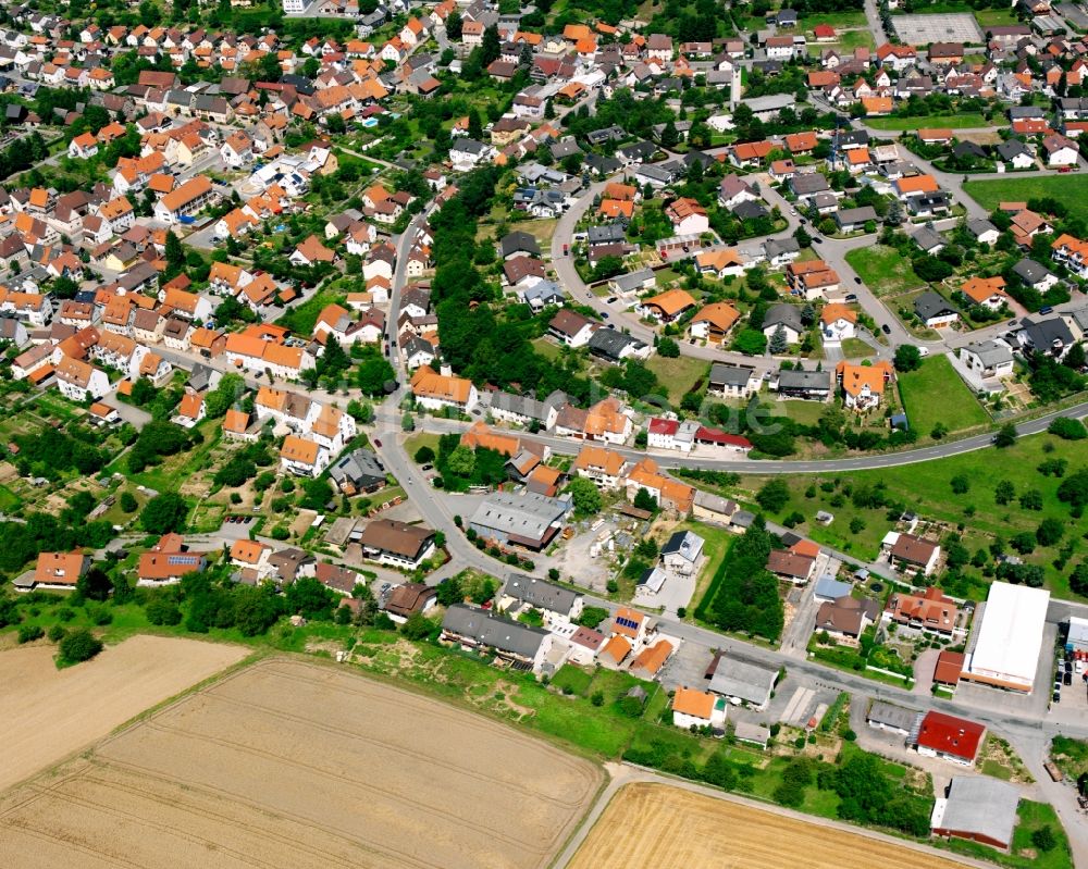 Luftbild Berwangen - Ortsansicht am Rande von landwirtschaftlichen Feldern in Berwangen im Bundesland Baden-Württemberg, Deutschland