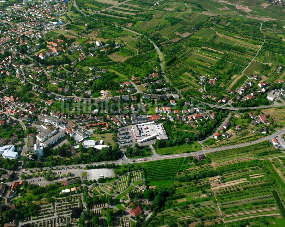 Luftbild Bühl - Ortsansicht am Rande von landwirtschaftlichen Feldern in Bühl im Bundesland Baden-Württemberg, Deutschland