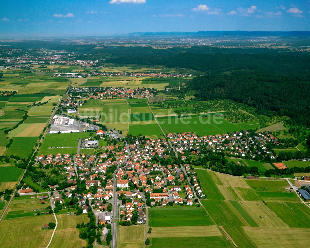 Bühl aus der Vogelperspektive: Ortsansicht am Rande von landwirtschaftlichen Feldern in Bühl im Bundesland Baden-Württemberg, Deutschland