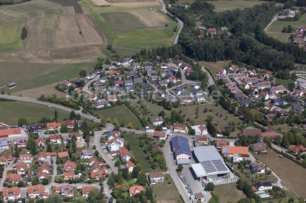 Luftaufnahme Bühlertann - Ortsansicht am Rande von landwirtschaftlichen Feldern in Bühlertann im Bundesland Baden-Württemberg, Deutschland