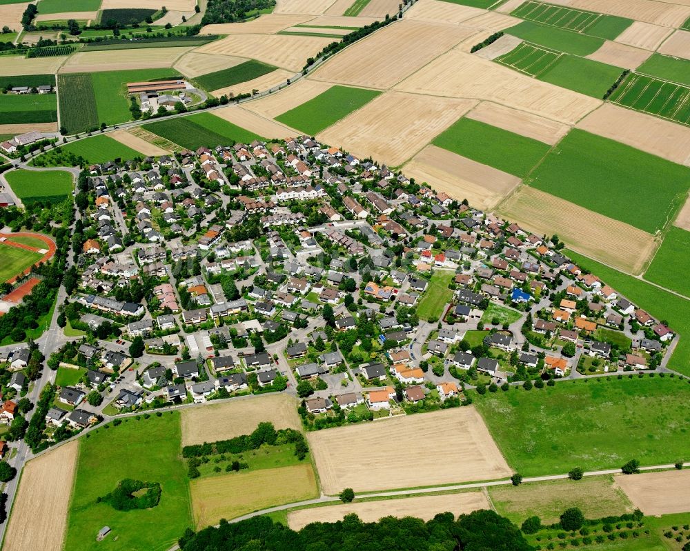 Luftbild Biberach - Ortsansicht am Rande von landwirtschaftlichen Feldern in Biberach im Bundesland Baden-Württemberg, Deutschland