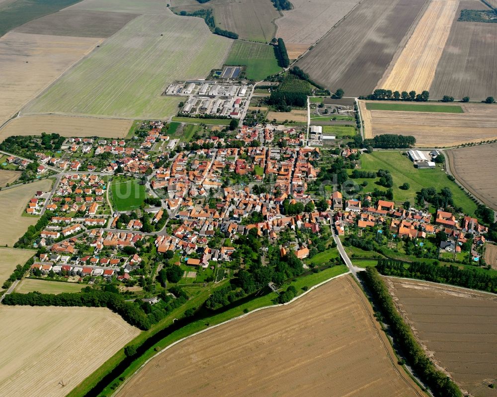 Bollstedt aus der Vogelperspektive: Ortsansicht am Rande von landwirtschaftlichen Feldern in Bollstedt im Bundesland Thüringen, Deutschland