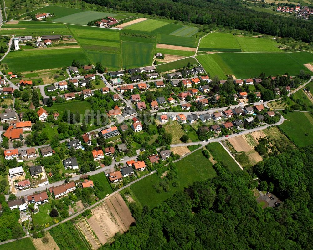 Buoch aus der Vogelperspektive: Ortsansicht am Rande von landwirtschaftlichen Feldern in Buoch im Bundesland Baden-Württemberg, Deutschland