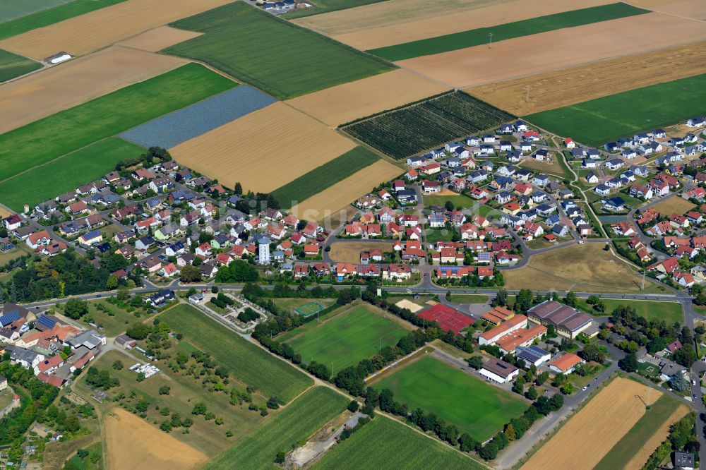 Luftbild Burggrumbach - Ortsansicht am Rande von landwirtschaftlichen Feldern in Burggrumbach im Bundesland Bayern, Deutschland