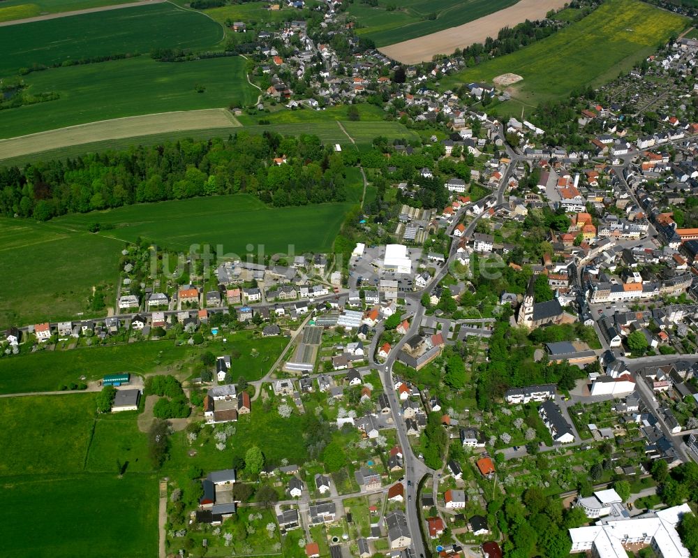 Luftbild Burkersdorf - Ortsansicht am Rande von landwirtschaftlichen Feldern in Burkersdorf im Bundesland Sachsen, Deutschland