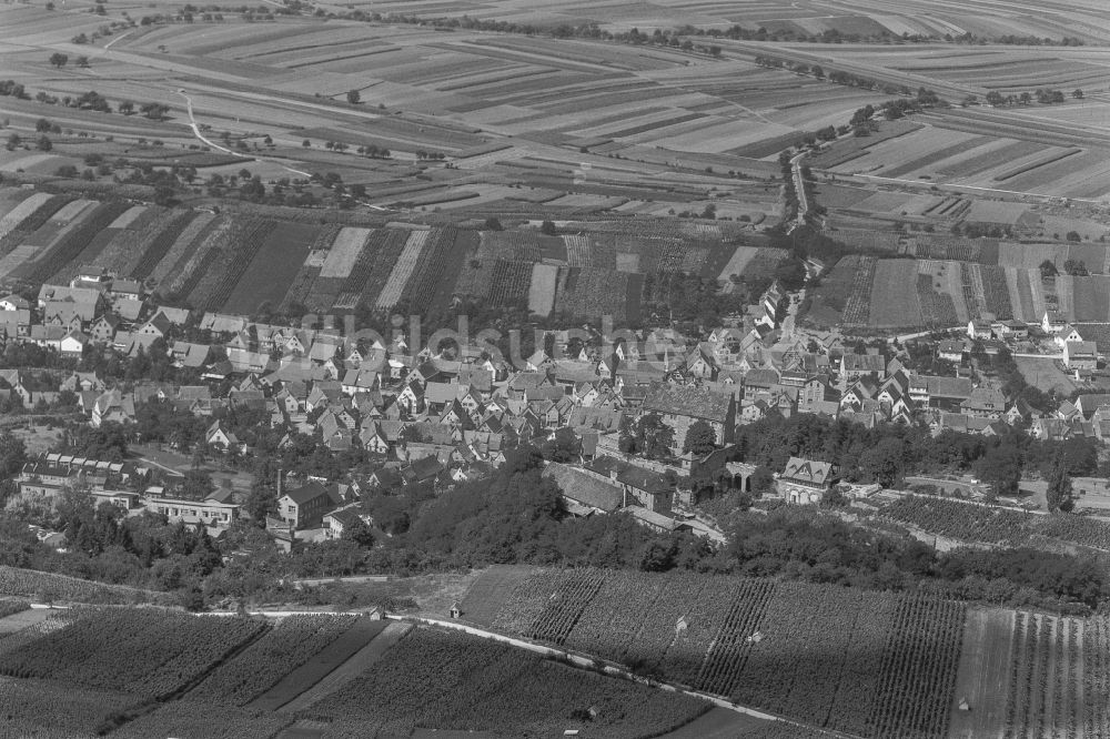 Luftbild Cleebronn - Ortsansicht am Rande von landwirtschaftlichen Feldern in Cleebronn im Bundesland Baden-Württemberg, Deutschland