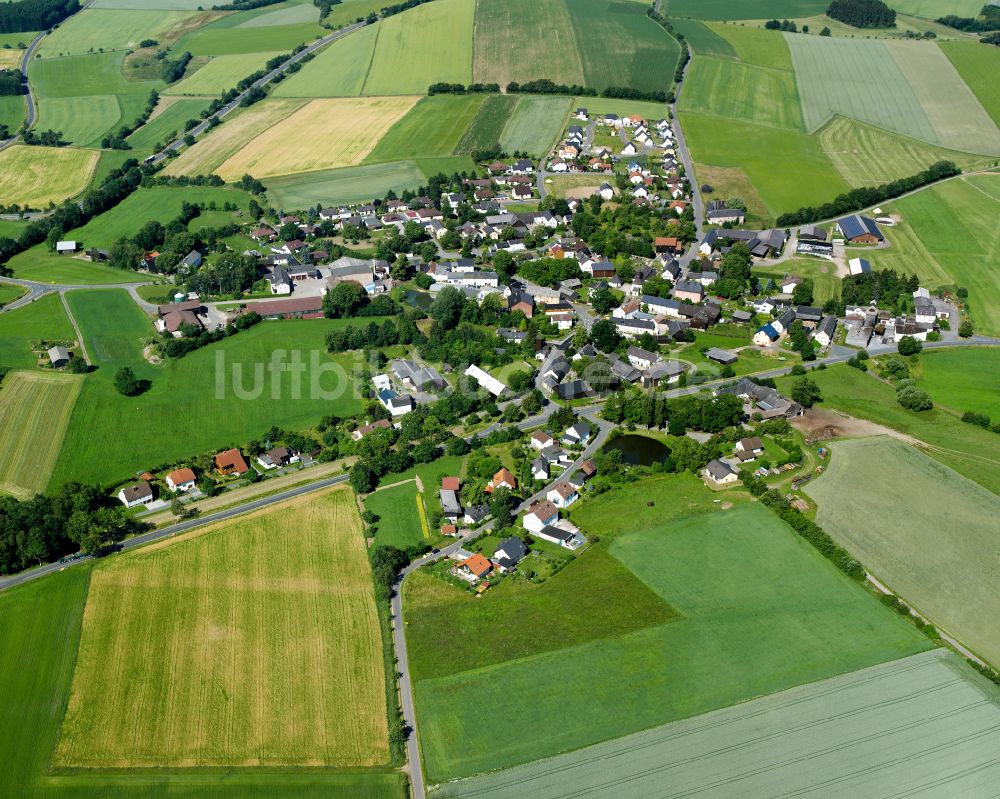 Döhlau von oben - Ortsansicht am Rande von landwirtschaftlichen Feldern in Döhlau im Bundesland Bayern, Deutschland