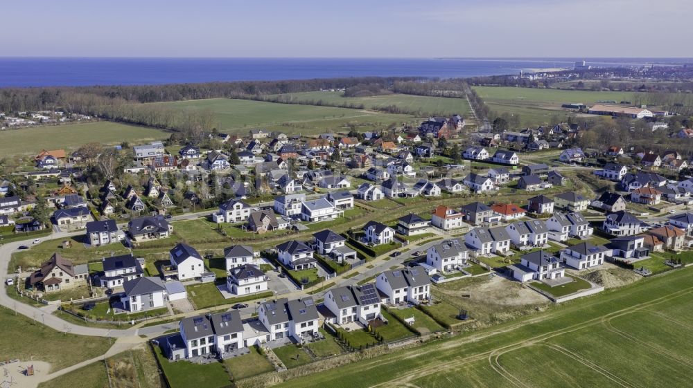 Diedrichshagen von oben - Ortsansicht am Rande von landwirtschaftlichen Feldern in Diedrichshagen im Bundesland Mecklenburg-Vorpommern, Deutschland