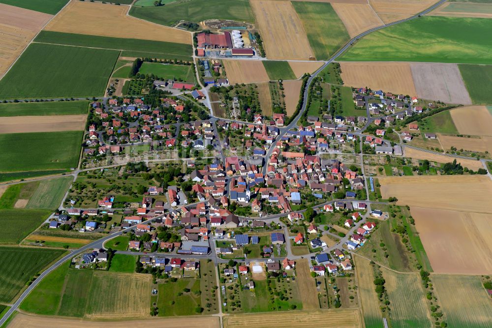 Luftbild Dipbach - Ortsansicht am Rande von landwirtschaftlichen Feldern in Dipbach im Bundesland Bayern, Deutschland