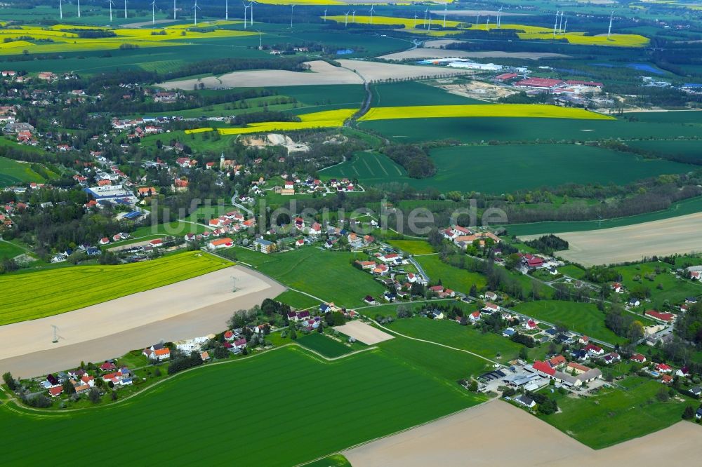 Ebersbach von oben - Ortsansicht am Rande von landwirtschaftlichen Feldern in Ebersbach im Bundesland Sachsen, Deutschland