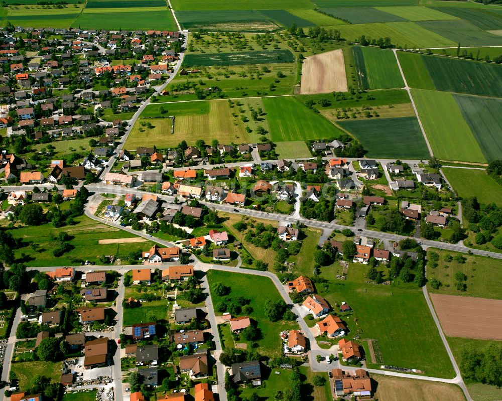 Effringen aus der Vogelperspektive: Ortsansicht am Rande von landwirtschaftlichen Feldern in Effringen im Bundesland Baden-Württemberg, Deutschland