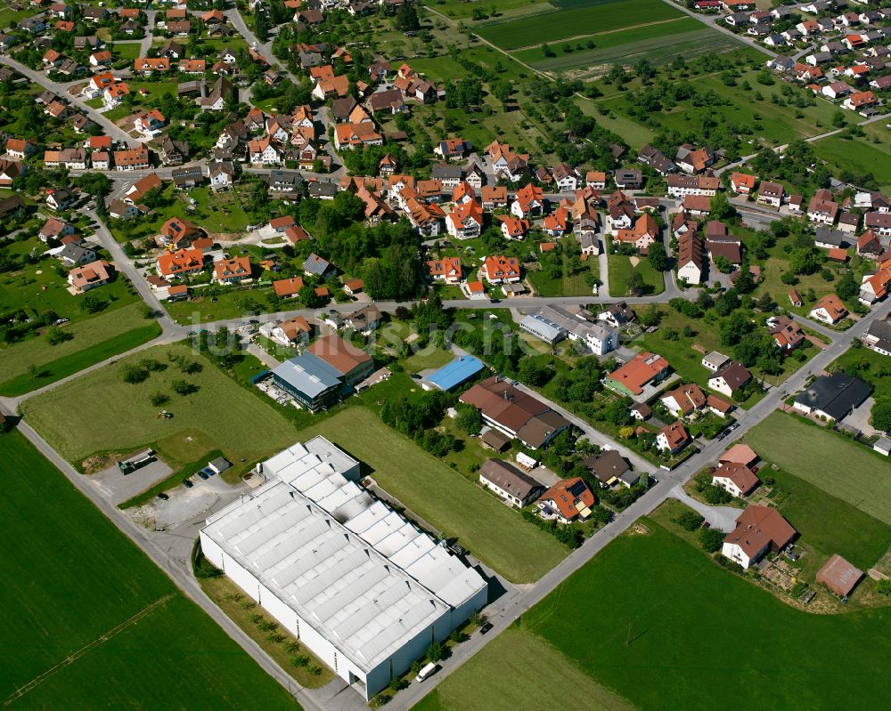 Luftbild Effringen - Ortsansicht am Rande von landwirtschaftlichen Feldern in Effringen im Bundesland Baden-Württemberg, Deutschland