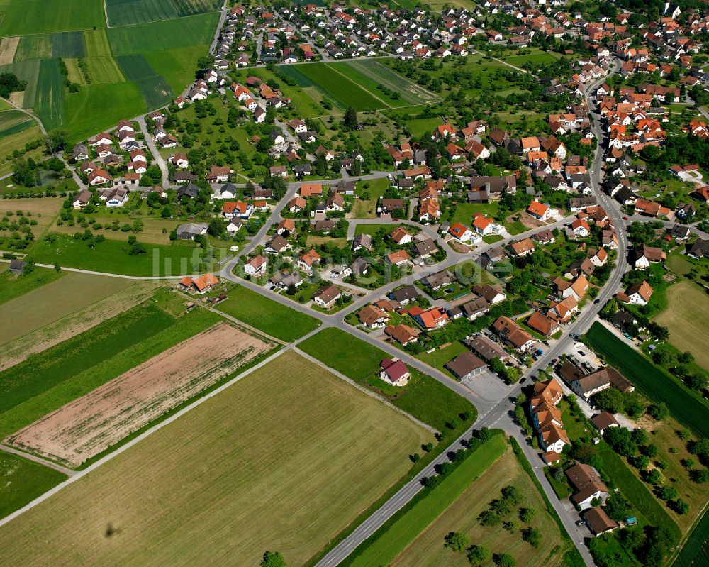 Luftaufnahme Effringen - Ortsansicht am Rande von landwirtschaftlichen Feldern in Effringen im Bundesland Baden-Württemberg, Deutschland