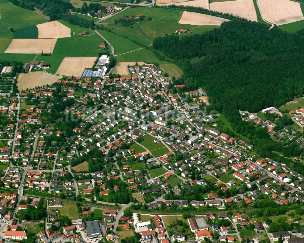 Luftbild Eggenfelden - Ortsansicht am Rande von landwirtschaftlichen Feldern in Eggenfelden im Bundesland Bayern, Deutschland