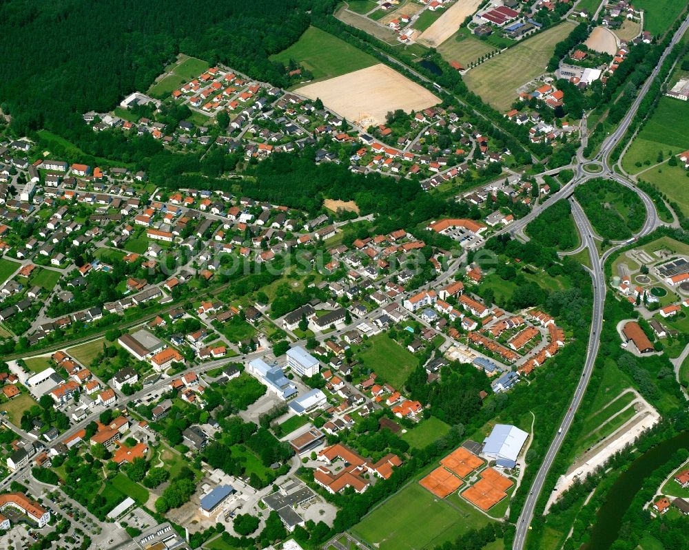 Luftbild Eggenfelden - Ortsansicht am Rande von landwirtschaftlichen Feldern in Eggenfelden im Bundesland Bayern, Deutschland