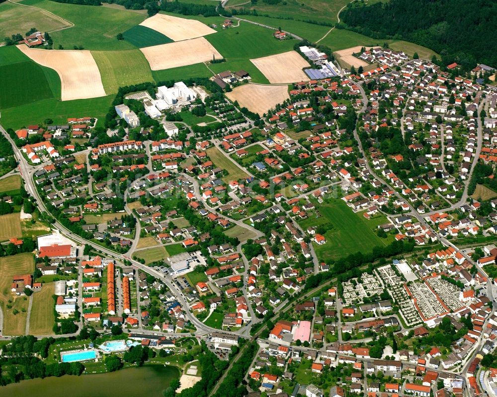 Eggenfelden von oben - Ortsansicht am Rande von landwirtschaftlichen Feldern in Eggenfelden im Bundesland Bayern, Deutschland