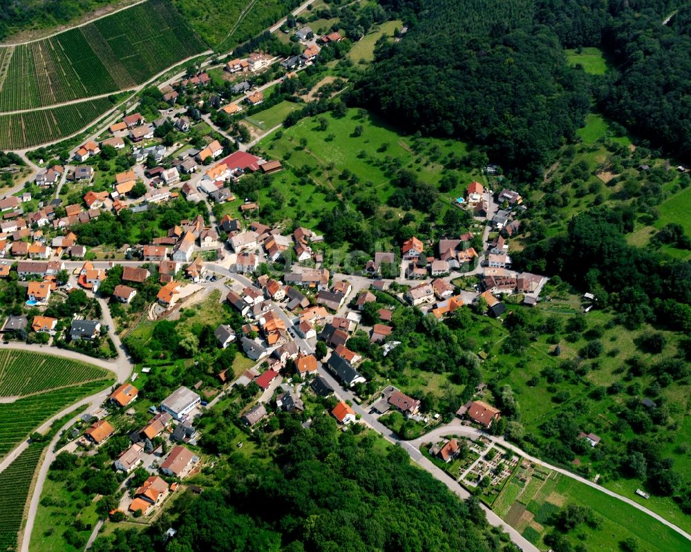 Eichelberg von oben - Ortsansicht am Rande von landwirtschaftlichen Feldern in Eichelberg im Bundesland Baden-Württemberg, Deutschland