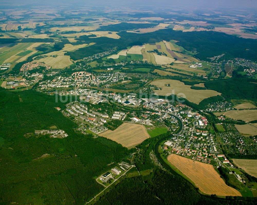 Erdmannsdorf aus der Vogelperspektive: Ortsansicht am Rande von landwirtschaftlichen Feldern in Erdmannsdorf im Bundesland Sachsen, Deutschland