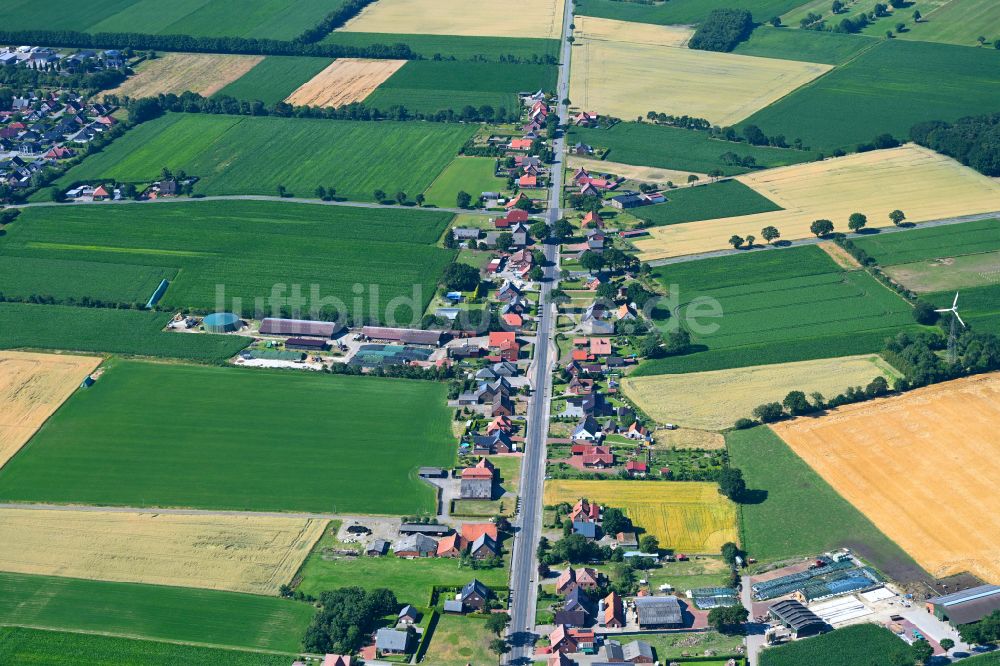 Luftaufnahme Esterwegen - Ortsansicht am Rande von landwirtschaftlichen Feldern in Esterwegen im Bundesland Niedersachsen, Deutschland