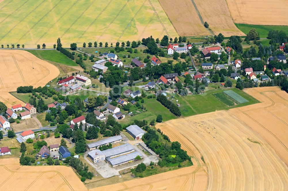 Falkenberg aus der Vogelperspektive: Ortsansicht am Rande von landwirtschaftlichen Feldern in Falkenberg im Bundesland Sachsen, Deutschland