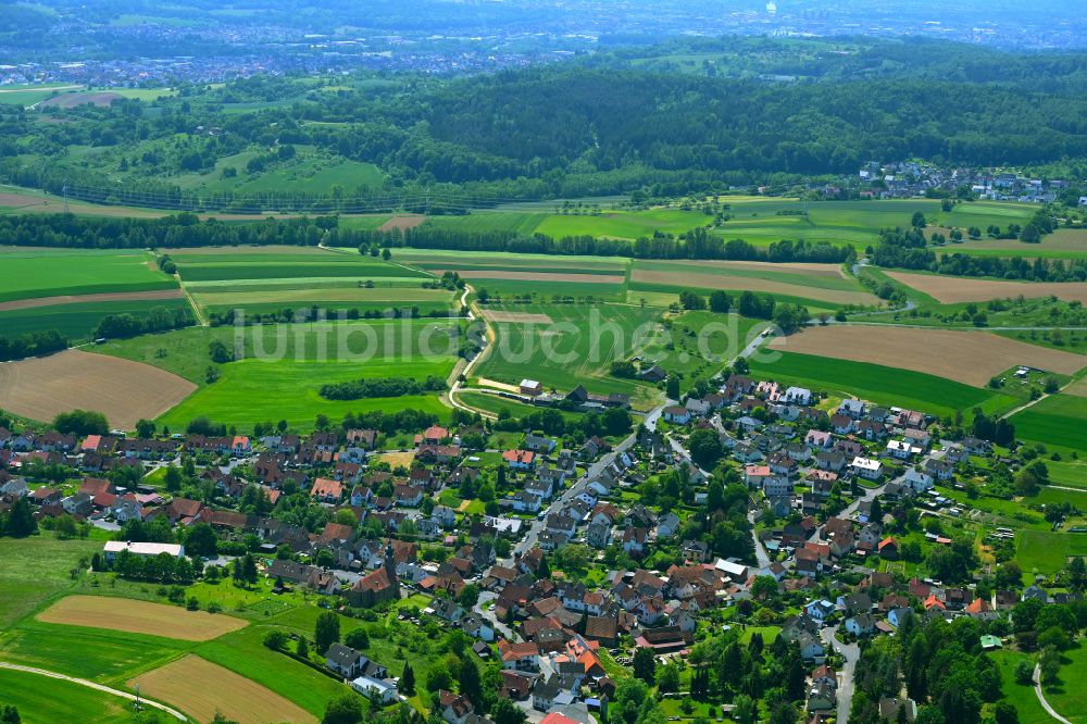 Luftaufnahme Feldkahl - Ortsansicht am Rande von landwirtschaftlichen Feldern in Feldkahl im Bundesland Bayern, Deutschland