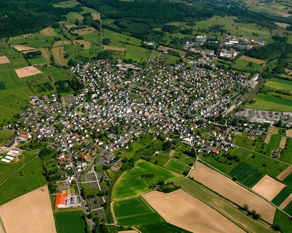 Luftbild Frickhofen - Ortsansicht am Rande von landwirtschaftlichen Feldern in Frickhofen im Bundesland Hessen, Deutschland