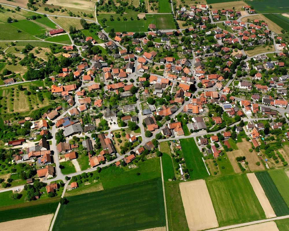 Luftbild Geißlingen - Ortsansicht am Rande von landwirtschaftlichen Feldern in Geißlingen im Bundesland Baden-Württemberg, Deutschland