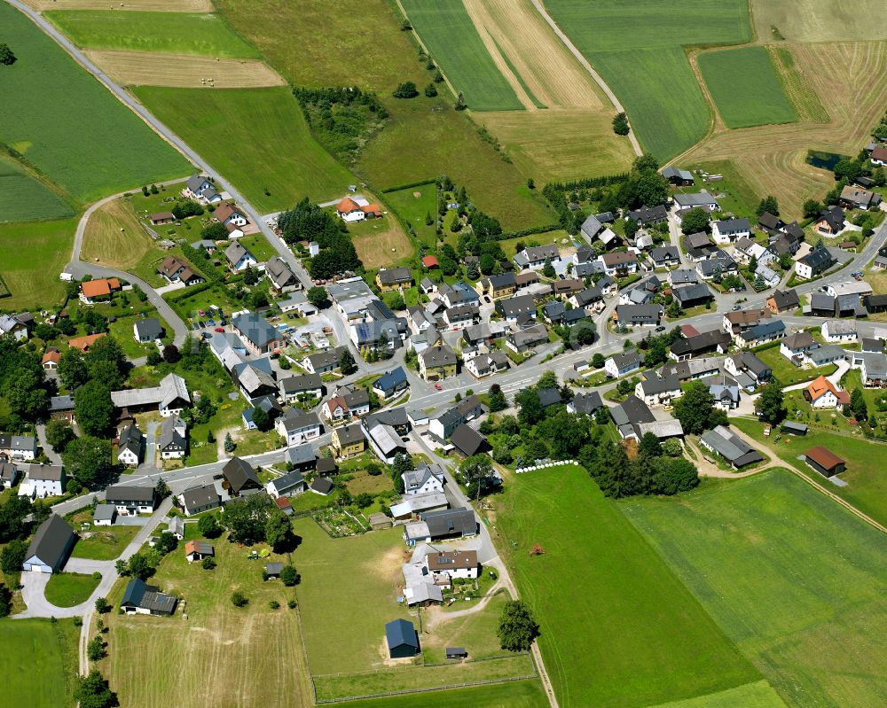 Geroldsgrün von oben - Ortsansicht am Rande von landwirtschaftlichen Feldern in Geroldsgrün im Bundesland Bayern, Deutschland