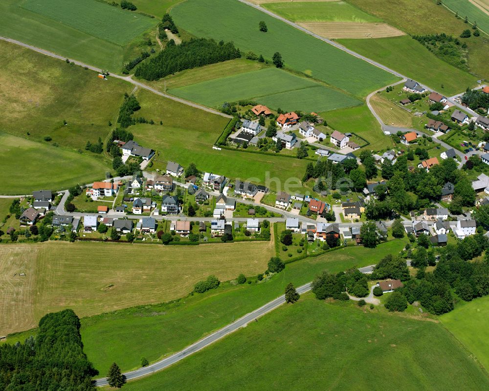 Geroldsgrün aus der Vogelperspektive: Ortsansicht am Rande von landwirtschaftlichen Feldern in Geroldsgrün im Bundesland Bayern, Deutschland