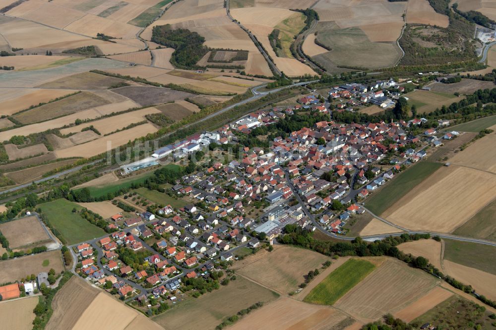 Gänheim aus der Vogelperspektive: Ortsansicht am Rande von landwirtschaftlichen Feldern in Gänheim im Bundesland Bayern, Deutschland