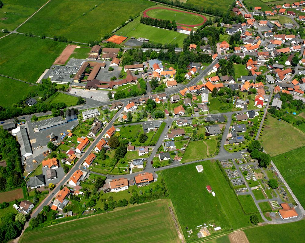 Grebenhain von oben - Ortsansicht am Rande von landwirtschaftlichen Feldern in Grebenhain im Bundesland Hessen, Deutschland