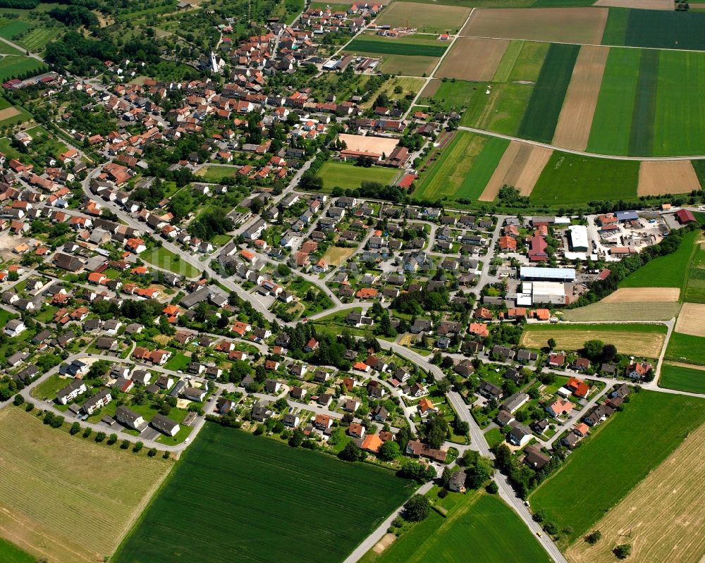 Luftbild Grießen - Ortsansicht am Rande von landwirtschaftlichen Feldern in Grießen im Bundesland Baden-Württemberg, Deutschland