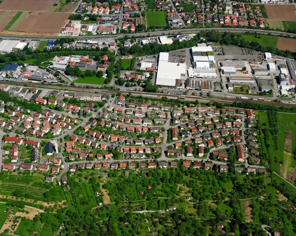 Luftbild Grunbach - Ortsansicht am Rande von landwirtschaftlichen Feldern in Grunbach im Bundesland Baden-Württemberg, Deutschland