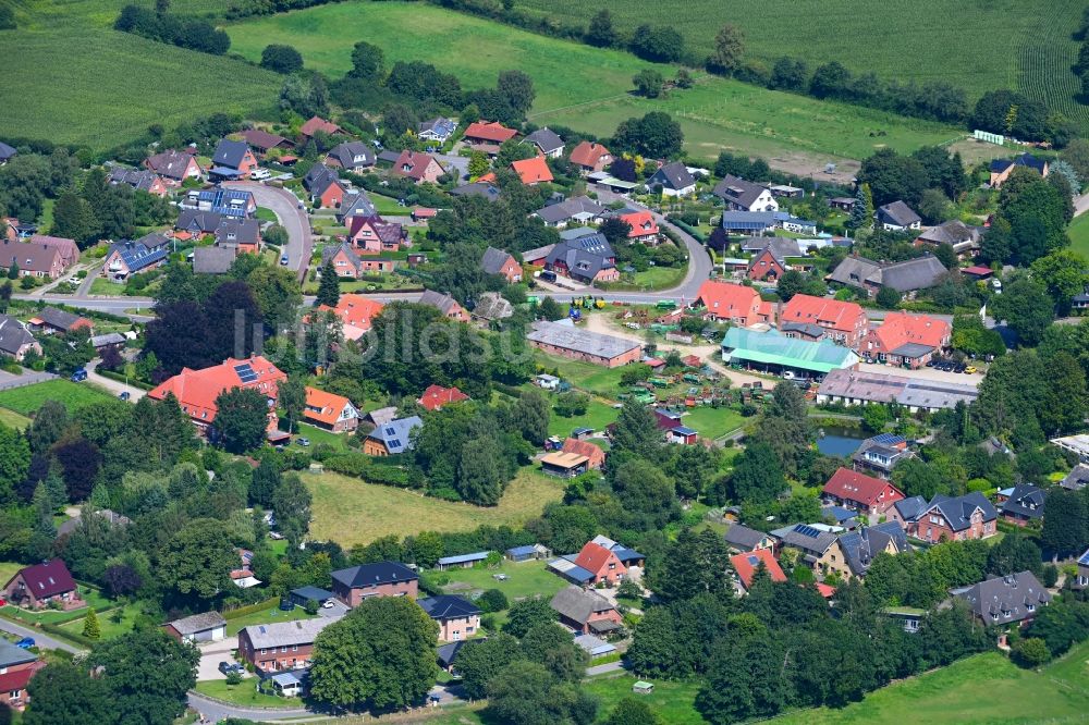 Luftaufnahme Haby - Ortsansicht am Rande von landwirtschaftlichen Feldern in Haby im Bundesland Schleswig-Holstein, Deutschland