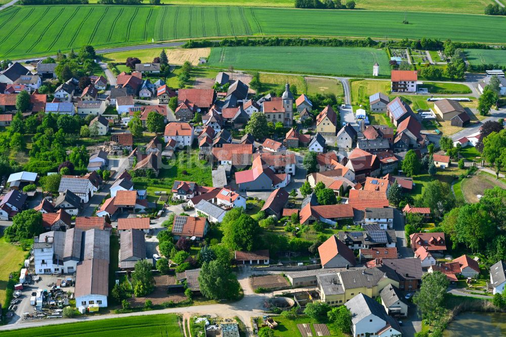 Hafenpreppach von oben - Ortsansicht am Rande von landwirtschaftlichen Feldern in Hafenpreppach im Bundesland Bayern, Deutschland